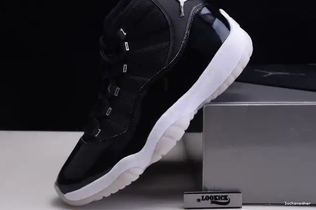Reps LUCY Anniversary Air 11 Jordan 25th CT8012-011 0531